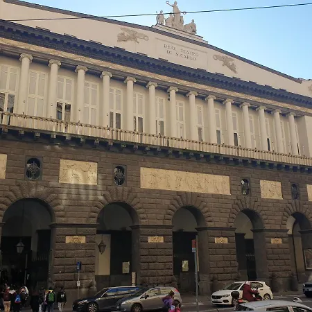Pensión Chiaia175 *